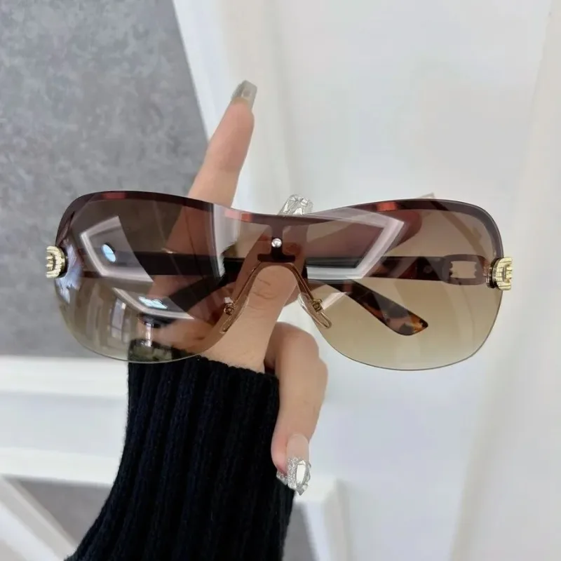 Occhiali da sole quadrati casu - Designer Sunglasses recensione e prezzo