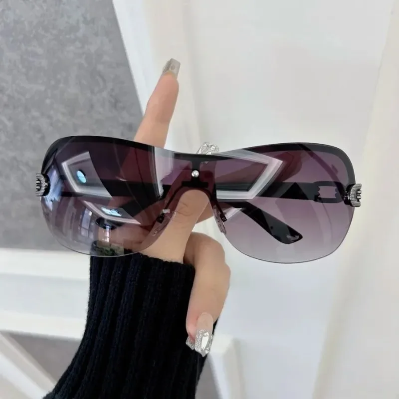 Occhiali da sole quadrati casu - Designer Sunglasses recensione e prezzo