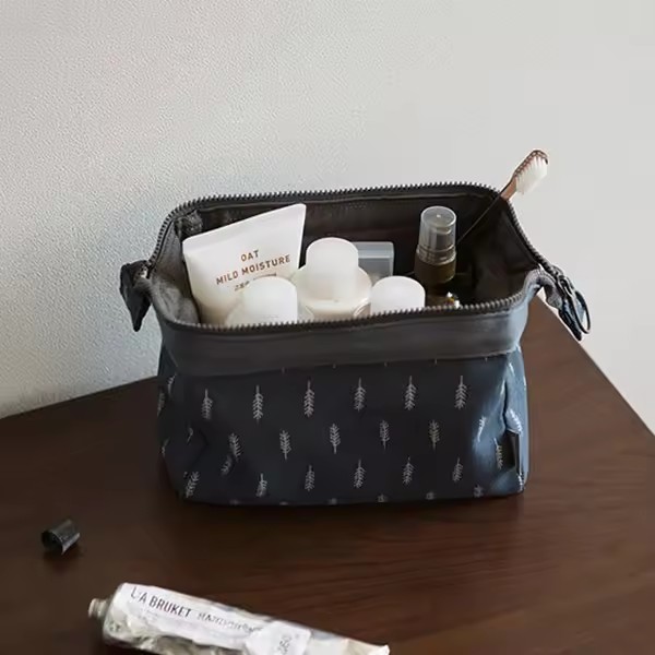 Nuova Borsa Cosmetica alla Mod - Travel Luggage Set recensione e prezzo