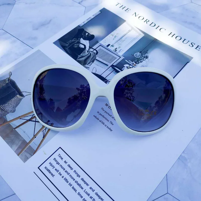 Nuovi Occhiali da Sole con Mon - Designer Sunglasses recensione e prezzo